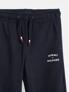 Tommy Hilfiger Boys Solid Knitted Joggers With Minimal Brand Logo Print Detail
