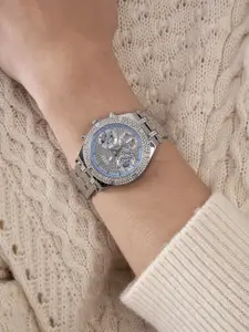 GUESS Women Stainless Steel Bracelet Style Straps Heiress Analogue Watch- GW0440L1