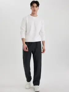 DeFacto Men Regular Fit Mid-Rise Trouser