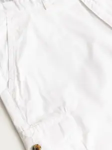 Snitch Men White Mid-Rise Cotton Shorts