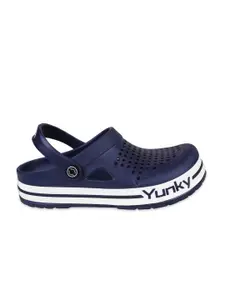 TRV Men Printed Clogs