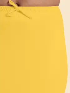 Jaanvi Fish-Cut Saree Shapewear