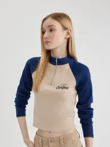 DeFacto Women Hooded Pockets T-shirt