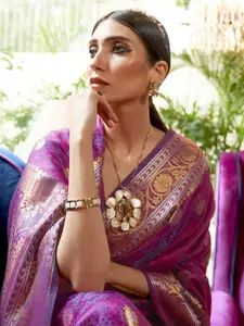 DEVATITHI Ethnic Motifs Zari Kanjeevaram Saree