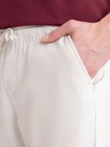 DeFacto Men Mid-Rise Flat-Front Trousers