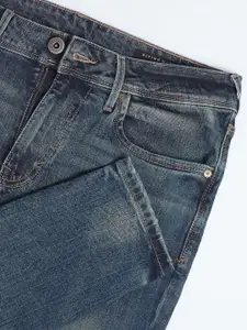 Flying Machine Men Relaxed Fit High-Rise Clean Look  Heavy Fade Pure Cotton Jeans