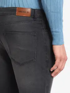 FOREVER 21 Men Straight Fit Light Fade Jeans