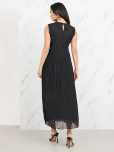 Styli Pleated Maxi Dress with Lace Top Pleated Maxi Dress and Belt