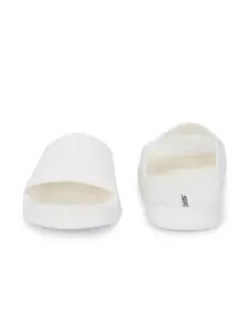 The Roadster Liefstyle Co. Men Textured Slip-On Sliders