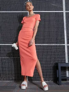 SASSAFRAS Peach-Coloured Ribbed Round Neck Top With Skirt