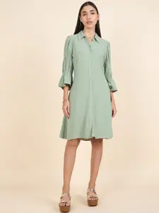 DressBerry Gold-Toned Textured Open Toe Platform Heels