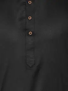 Anouk Geometric Regular Sleeves Thread Work Cotton Kurta