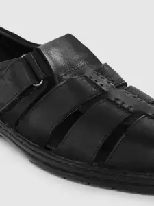 Lee Cooper Men Leather Shoe-Style Fisherman Sandals