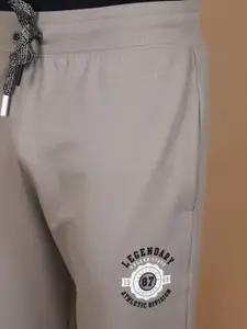 V-Mart Men Mid Rise Cotton Joggers
