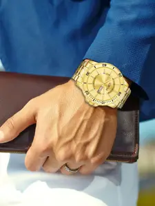 LOREM Men Round Dial & Bracelet Style Straps Analogue Watch LR134-A