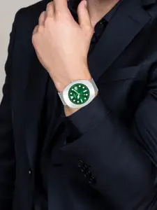 LOREM Men Dial & Stainless Steel Bracelet Style Straps Analogue Watch LR143-A