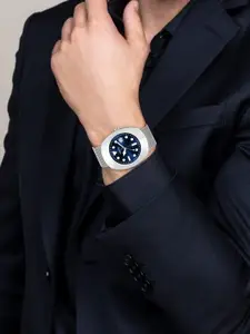 LOREM Men Embellished Dial & Stainless Steel Bracelet Style Straps Analogue Watch LR142-A