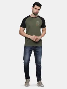 t-base Men Typography Drop-Shoulder Sleeves Pockets T-shirt