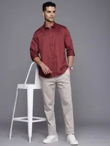 Louis Philippe Sport Pure Cotton Slim Fit Geometric Printed Casual Shirt