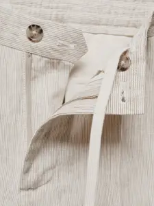 MANGO MAN Self Design Linen Slim Fit Pleated Trousers