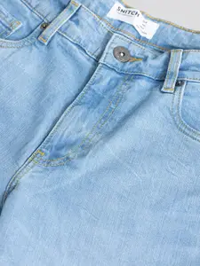 Snitch Men Blue Straight Fit Mildly Distressed Light Fade Stretchable Jeans