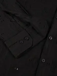 The Roadster Lifestyle Co. Black Textured Long Sleeves Spread Collar Casual Shirt