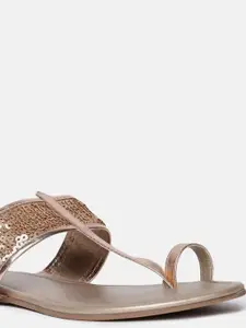 Vishudh Peach-Coloured Embellished One Toe Flats