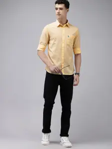 U.S. Polo Assn. Tailored Fit Cutaway Collar Pure Cotton Casual Shirt