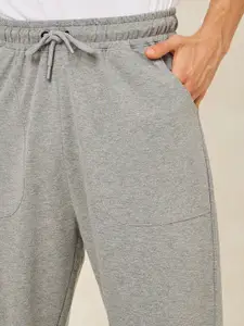 Styli Men Oversized Panel-Pocket Elasticated-Cuff Terry Joggers