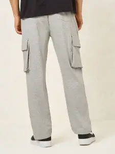 Styli Men Oversized Straight-Leg Cargo-Pocket Joggers