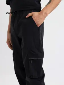 DeFacto Men Mid Rise Cargos Joggers