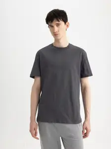 DeFacto Men Pure Cotton Solid T-shirt
