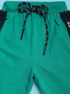 V-Mart Boys Mid Rise Cotton Shorts