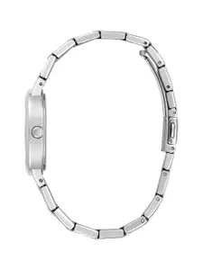 GUESS Women Dial & Stainless Steel Bracelet Style Straps Analogue Watch GW0600L1