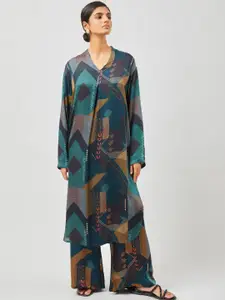 Contemponari Abstract Printed V-Neck Full Sleeves Front Pleat Kurta