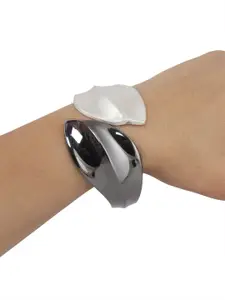 LUCKY JEWELLERY Silver-Plated Bangle-Style Bracelet