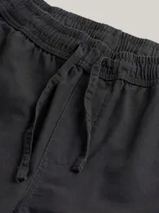 Red Flame Men Mid-Rise Cotton Cargos Trousers