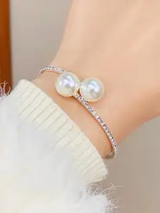 EL REGALO Women Pearls Silver-Plated Kada Bracelet