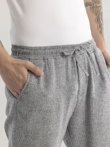 Snitch Men Mid-Rise Track Pant