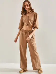 BIANCO LUCCI V-Neck Bishop Sleeves Knotted Casual Crop Top With Trousers
