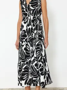 Trendyol V Neck Sleeveless Printed Fit & Flare Midi Dress
