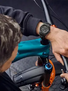 Victorinox Men Patterned Dial & Straps Analogue Watch 241989.1