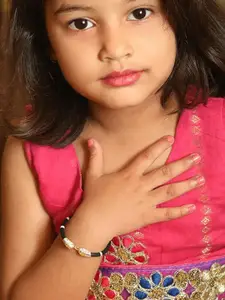 Unniyarcha Women Silver Silver-Plated Cuff Bracelet