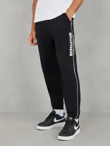 Styli Men Side Revolution Print Piped Detail Relaxed Terry Jogger