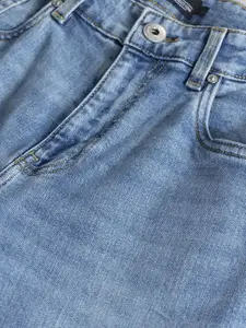 Snitch Men Classic Low Distress Light Fade Stretchable Jeans