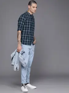 WROGN Men Navy Blue & White Slim Fit Checked Casual Shirt