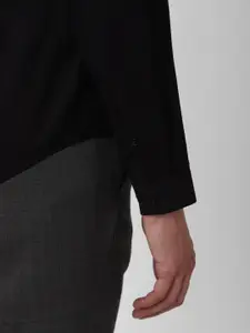 V Dot Men Slim Fit Horizontal Stripes Casual Shirt