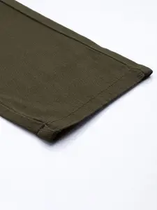 INVICTUS Men Solid Slim Fit Mid-Rise Casual Trousers