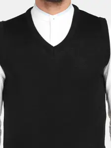 Blackberrys Men V-Neck Sleeveless Sweater Vest