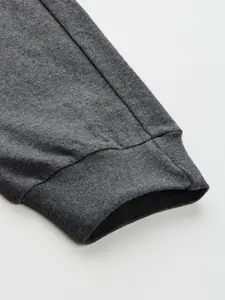 Huetrap Men Grey Solid Joggers